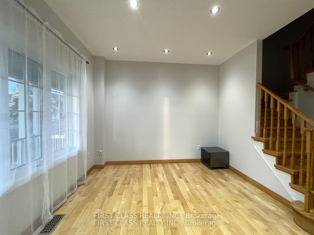 Photo 2 of 583 South Unionville Avenue, Markham, Village Green-South Unionville — HOMEH