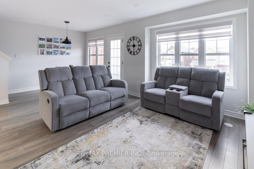Photo 4 of 1545 Gainer Crescent, Milton, Clarke — HOMEH
