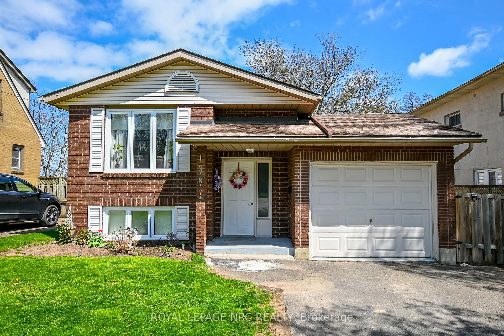 Photo 1 of 1387 Station Street, Pelham, Fonthill — HOMEH