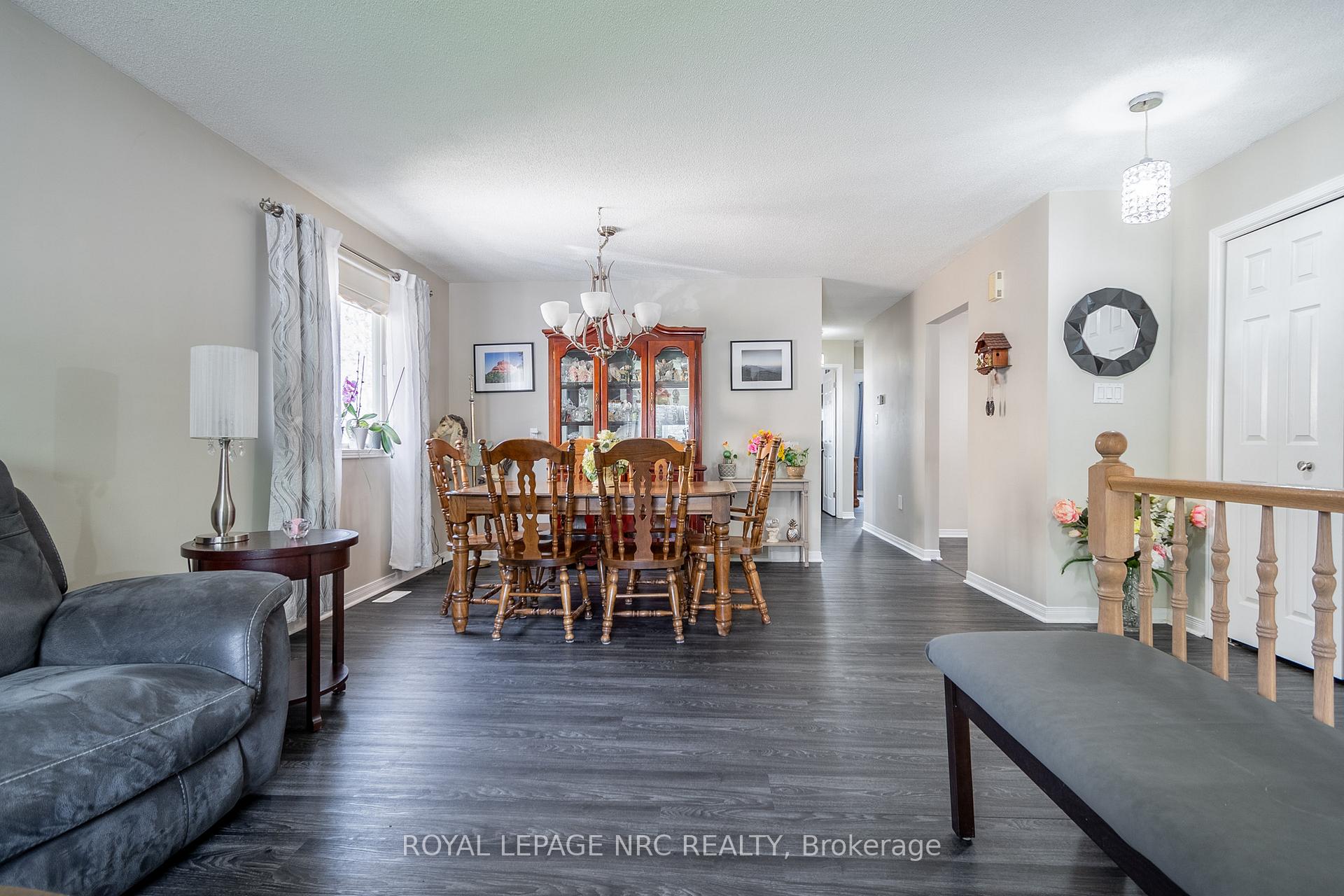 Photo 4 of 1387 Station Street, Pelham, Fonthill — HOMEH