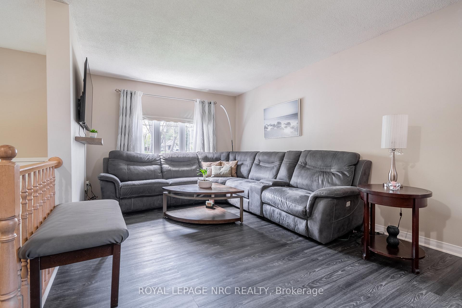 Photo 5 of 1387 Station Street, Pelham, Fonthill — HOMEH