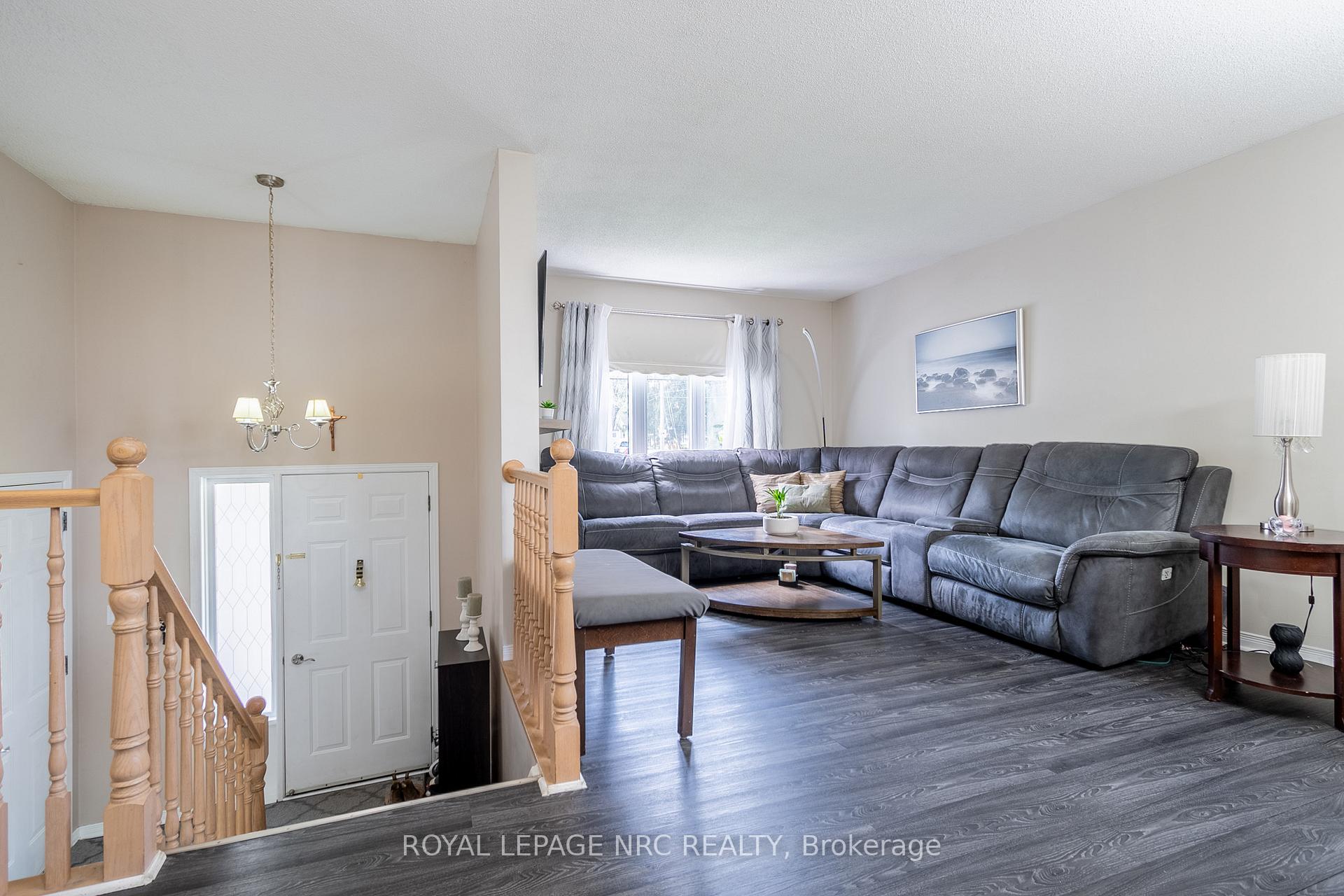 Photo 7 of 1387 Station Street, Pelham, Fonthill — HOMEH