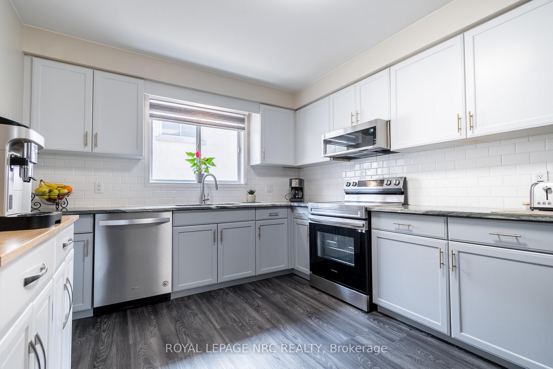 Photo 13 of 1387 Station Street, Pelham, Fonthill — HOMEH
