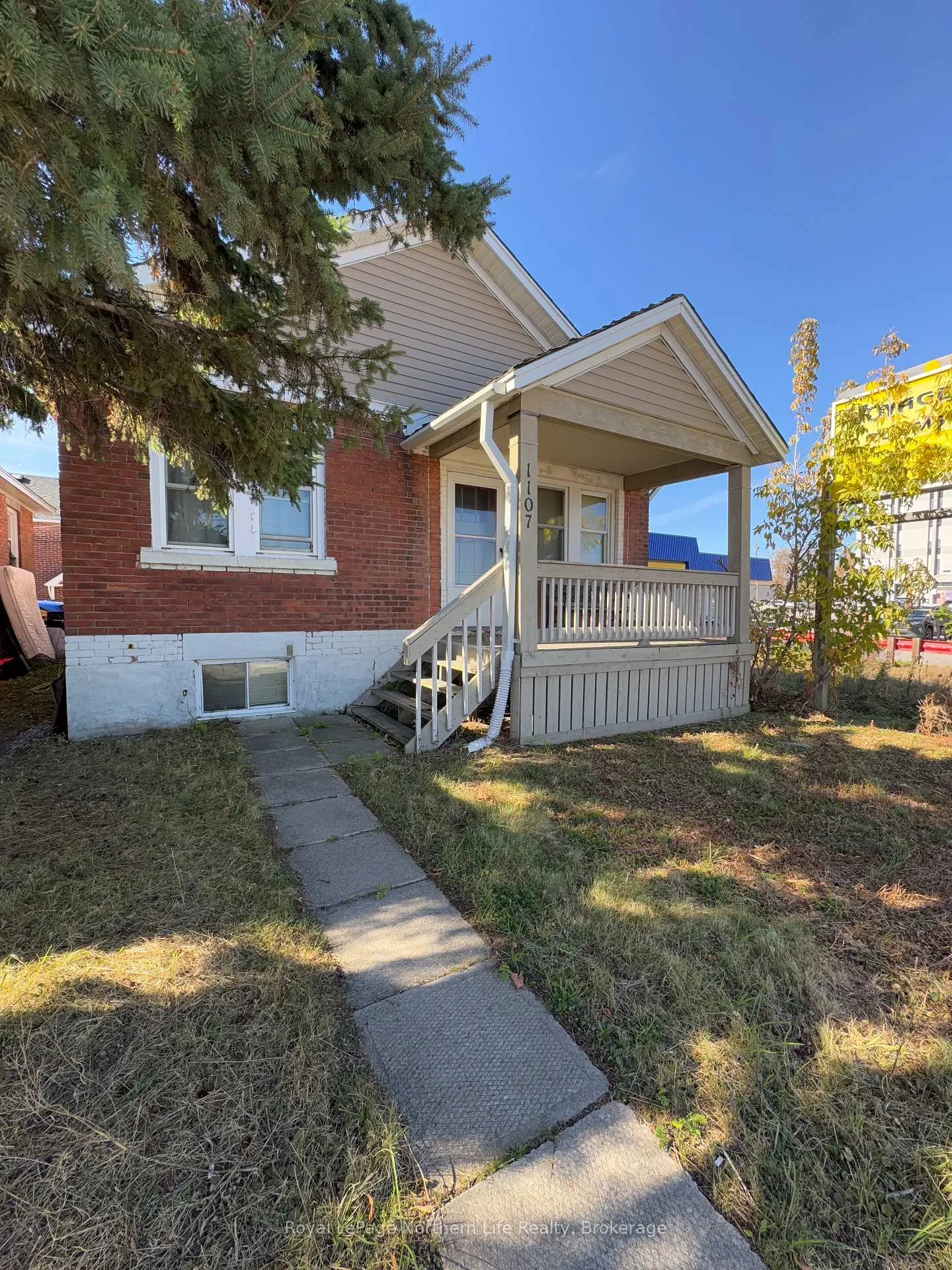 Photo 2 of 1107 Algonquin Avenue, North Bay, West End — HOMEH