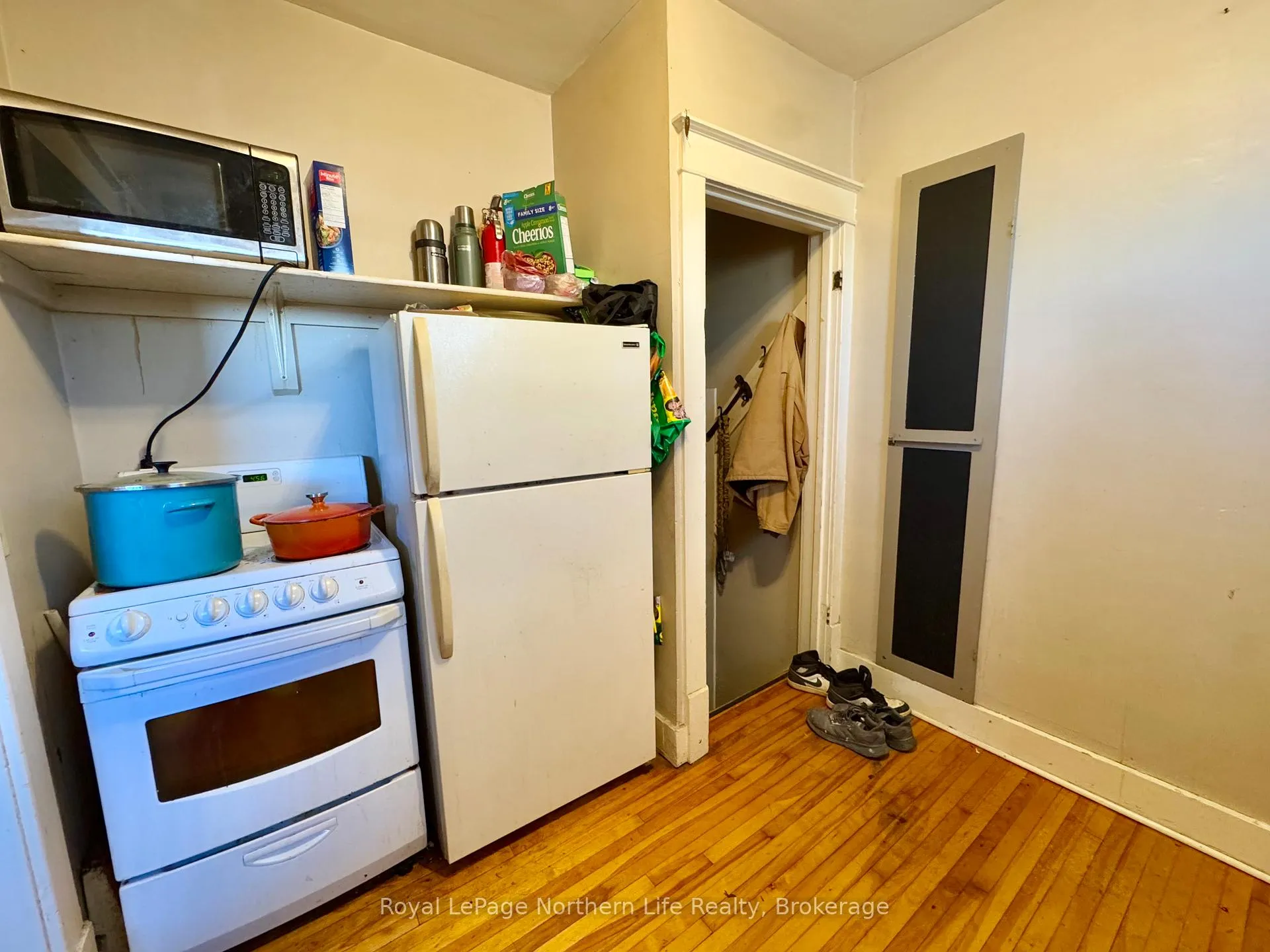 Photo 4 of 1107 Algonquin Avenue, North Bay, West End — HOMEH