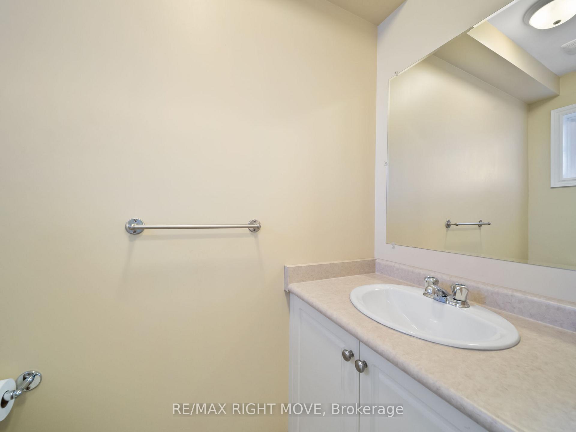 Photo 4 of 20 Michelle Drive, Orillia — HOMEH
