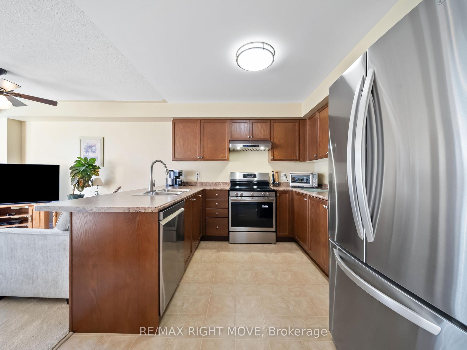 Photo 6 of 20 Michelle Drive, Orillia — HOMEH