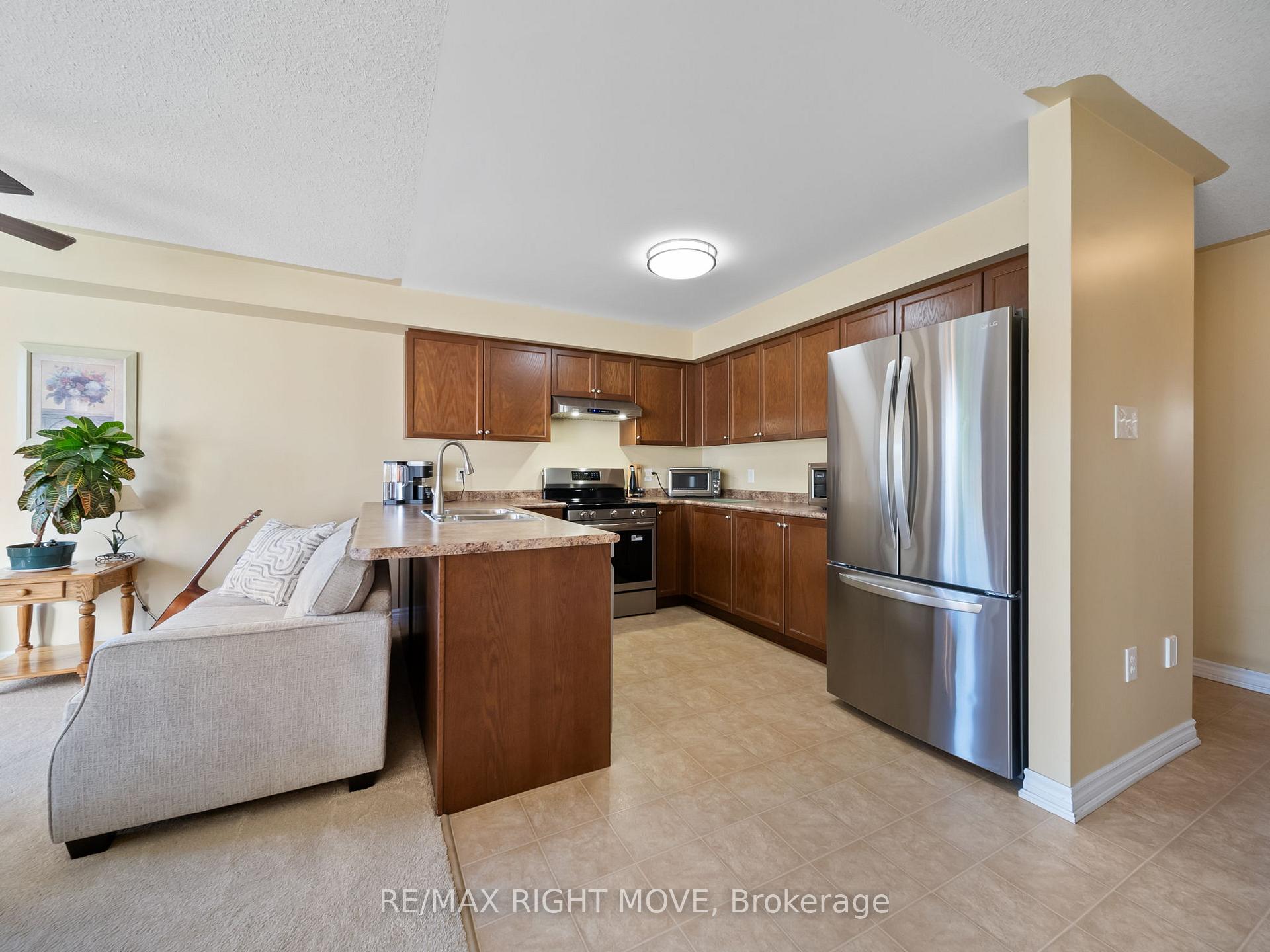Photo 8 of 20 Michelle Drive, Orillia — HOMEH