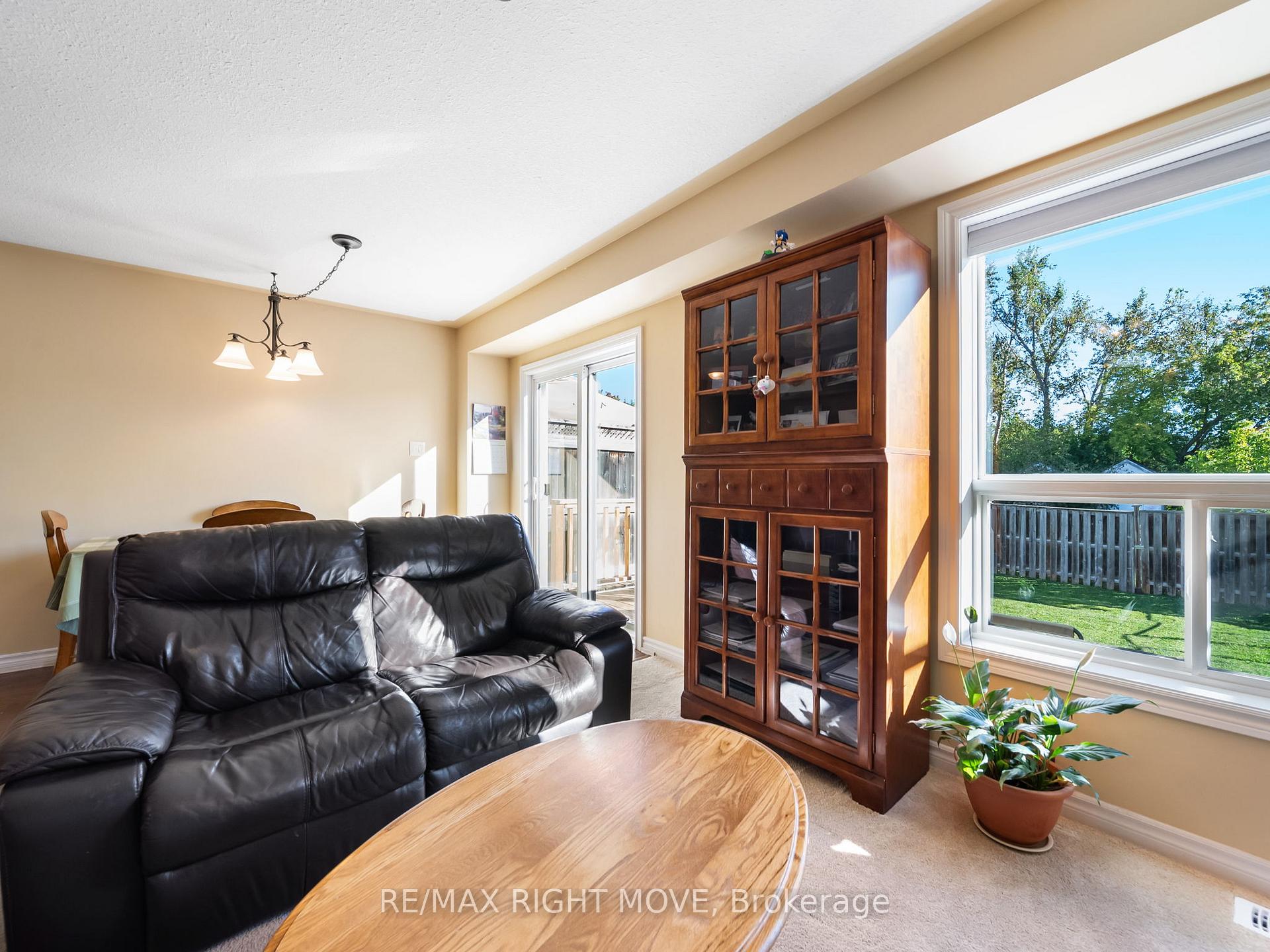 Photo 13 of 20 Michelle Drive, Orillia — HOMEH