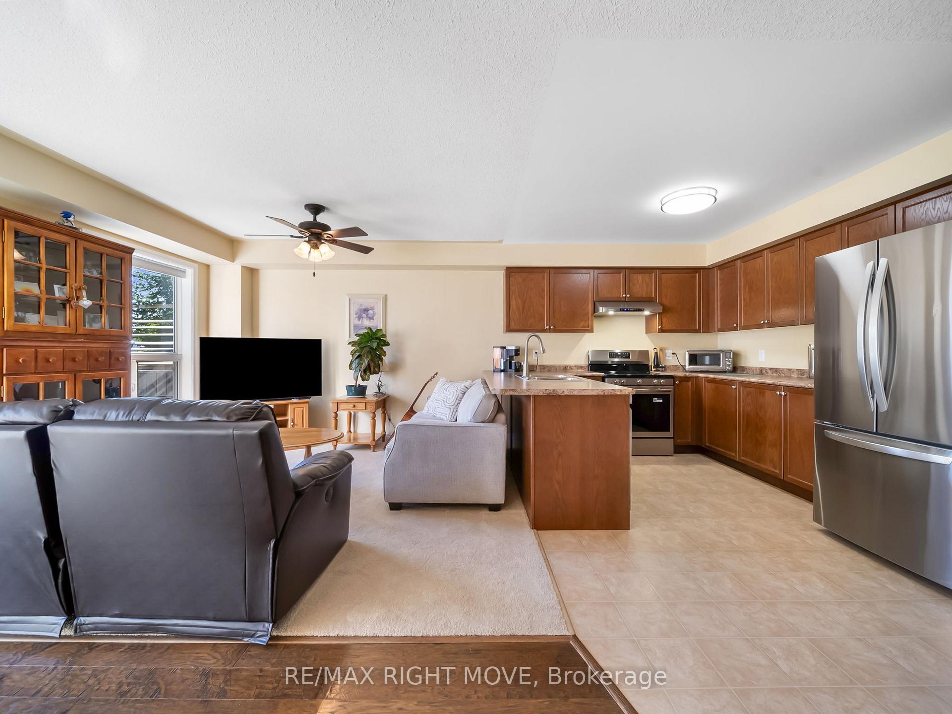 Photo 14 of 20 Michelle Drive, Orillia — HOMEH