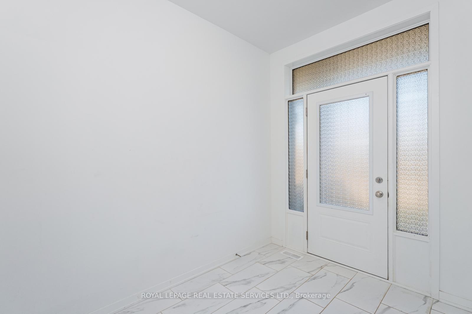 Photo 6 of 801 Conlin Road E, Oshawa, Samac — HOMEH