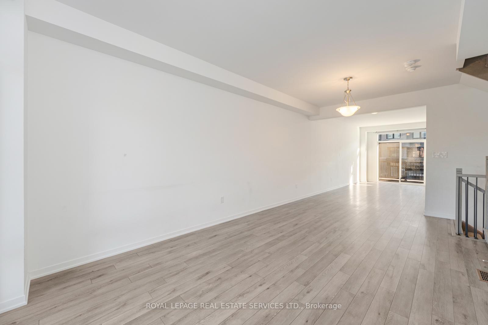 Photo 8 of 801 Conlin Road E, Oshawa, Samac — HOMEH