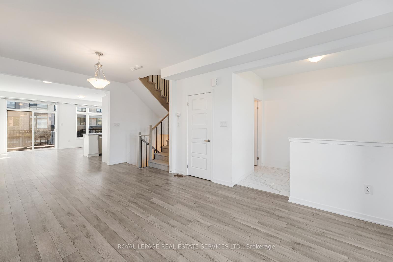 Photo 9 of 801 Conlin Road E, Oshawa, Samac — HOMEH