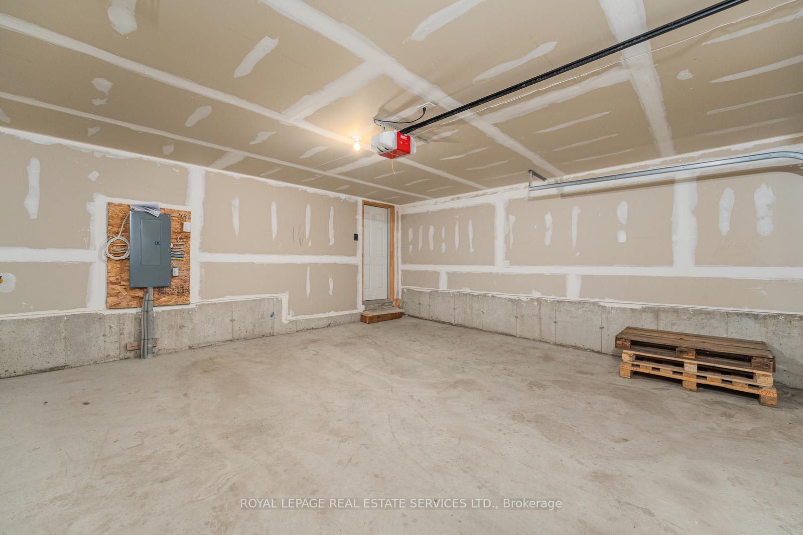 Photo 20 of 801 Conlin Road E, Oshawa, Samac — HOMEH