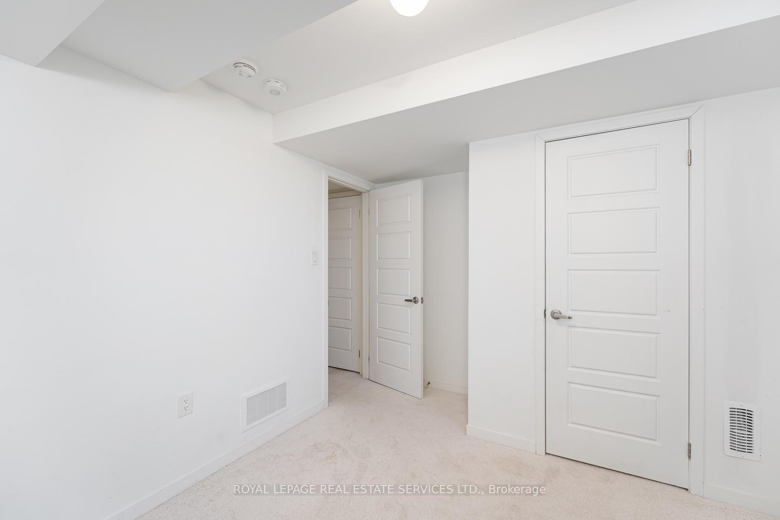 Photo 23 of 801 Conlin Road E, Oshawa, Samac — HOMEH