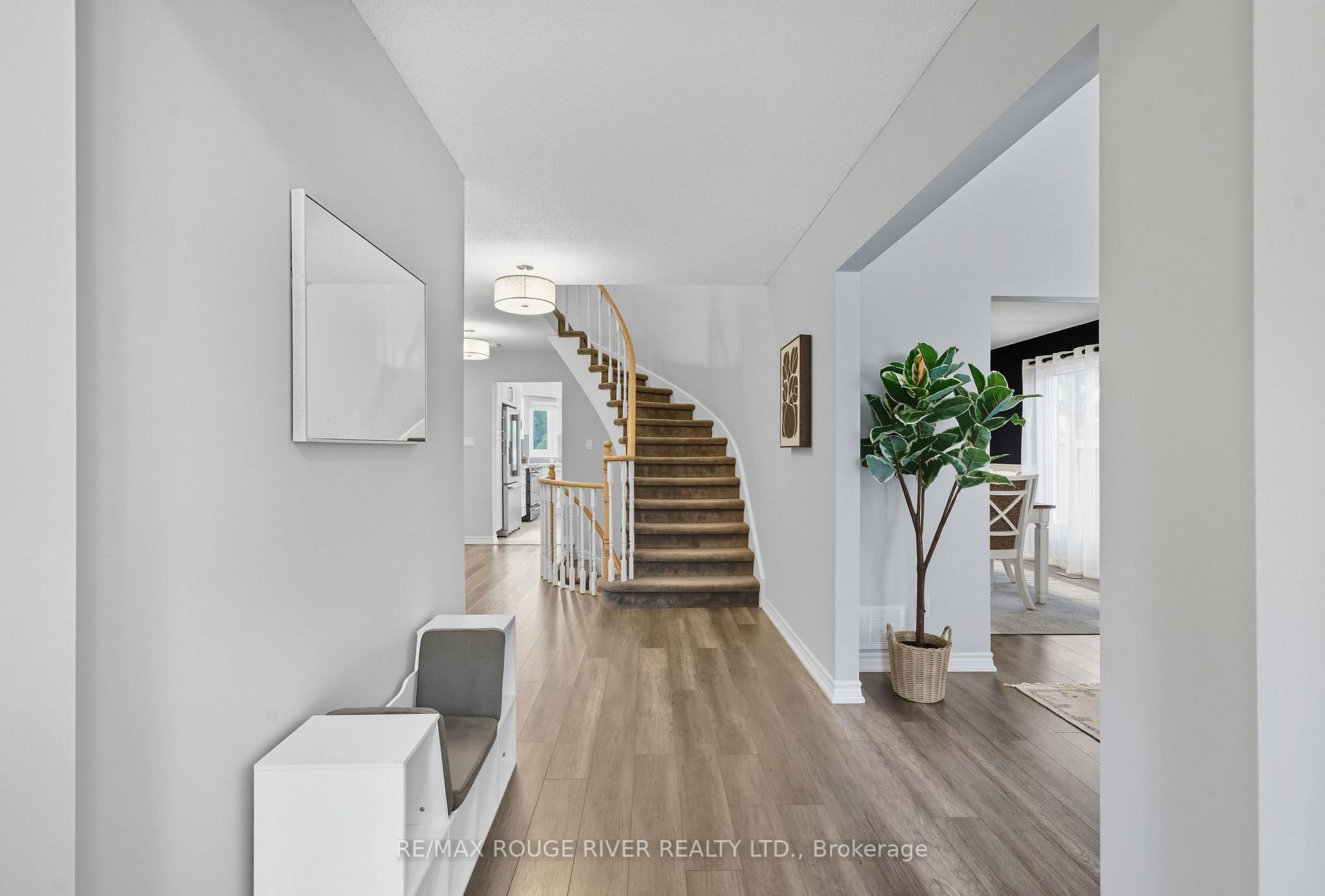 Photo 7 of 980 Sandcliff Drive, Oshawa, Pinecrest — HOMEH