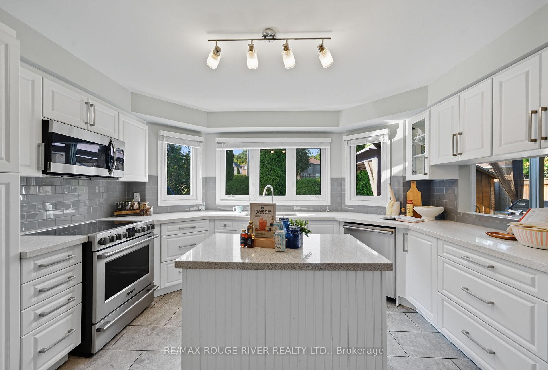 Photo 15 of 980 Sandcliff Drive, Oshawa, Pinecrest — HOMEH