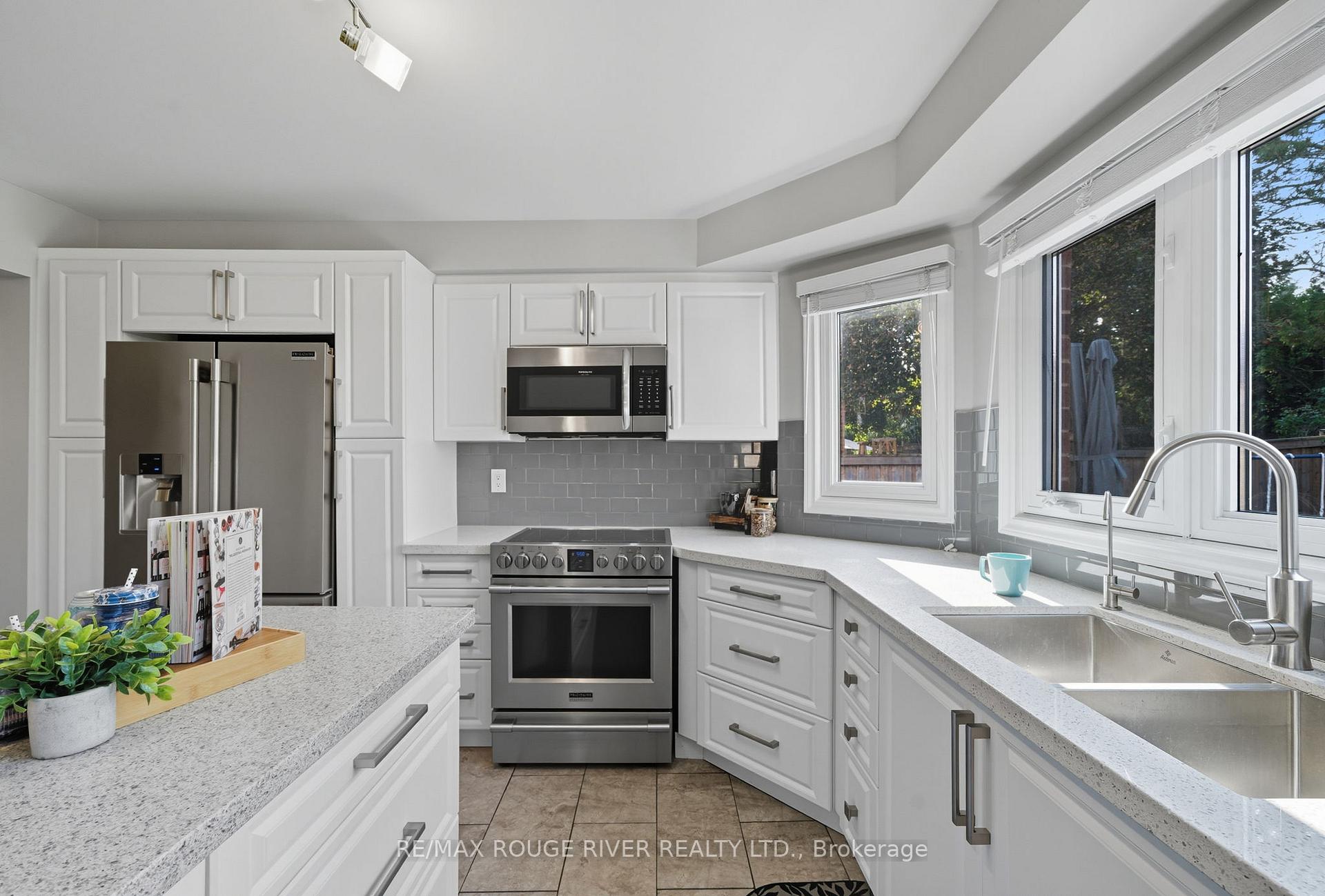 Photo 16 of 980 Sandcliff Drive, Oshawa, Pinecrest — HOMEH