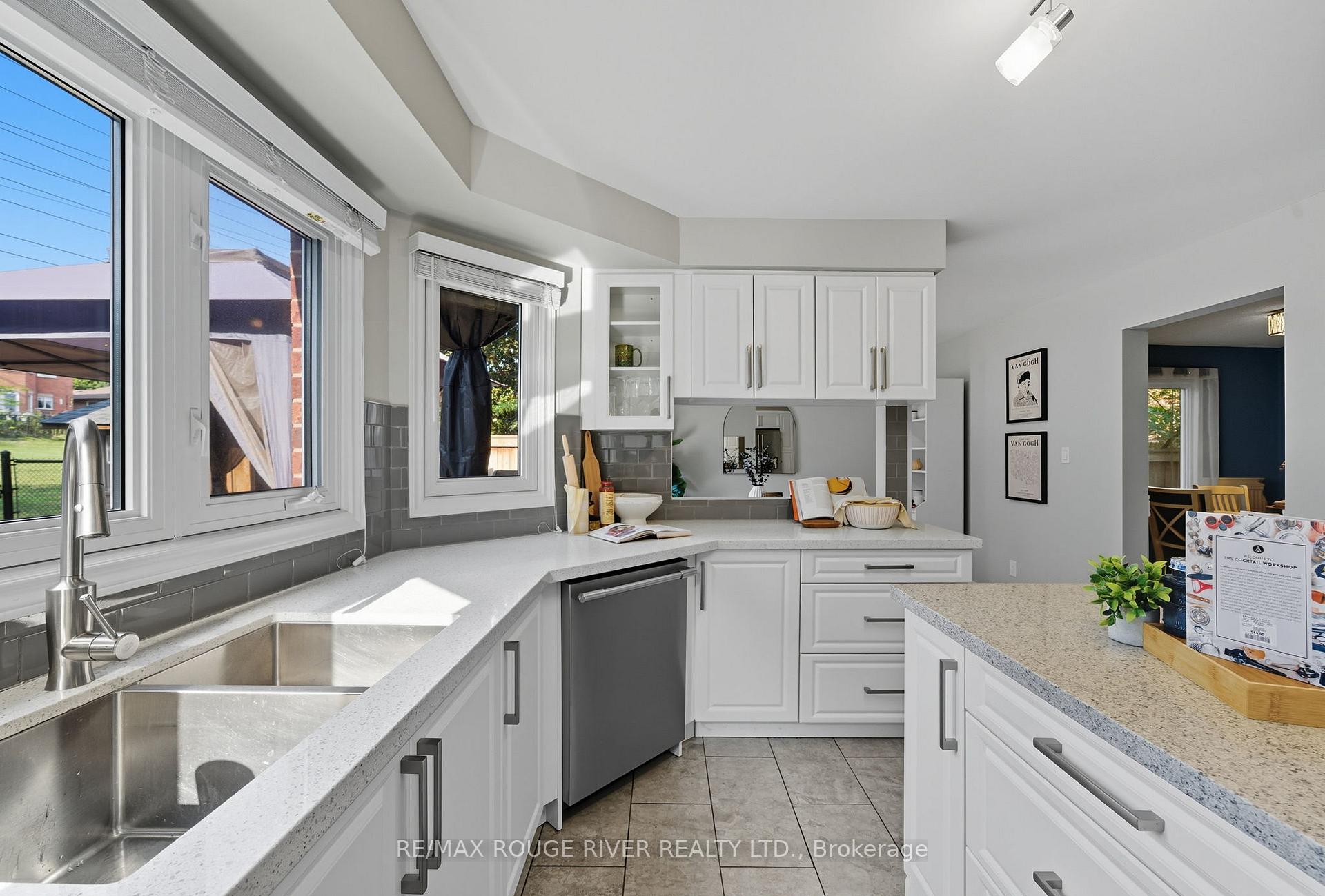 Photo 17 of 980 Sandcliff Drive, Oshawa, Pinecrest — HOMEH