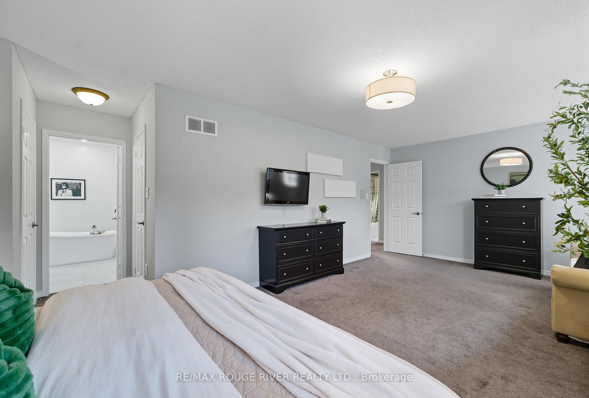 Photo 31 of 980 Sandcliff Drive, Oshawa, Pinecrest — HOMEH