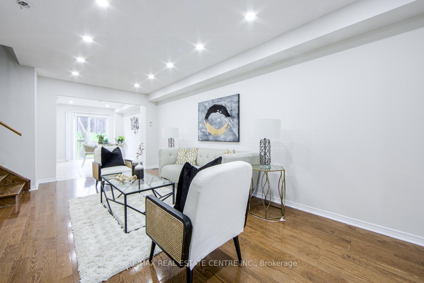 Photo 2 of 359 Bussel Crescent, Milton, Clarke — HOMEH