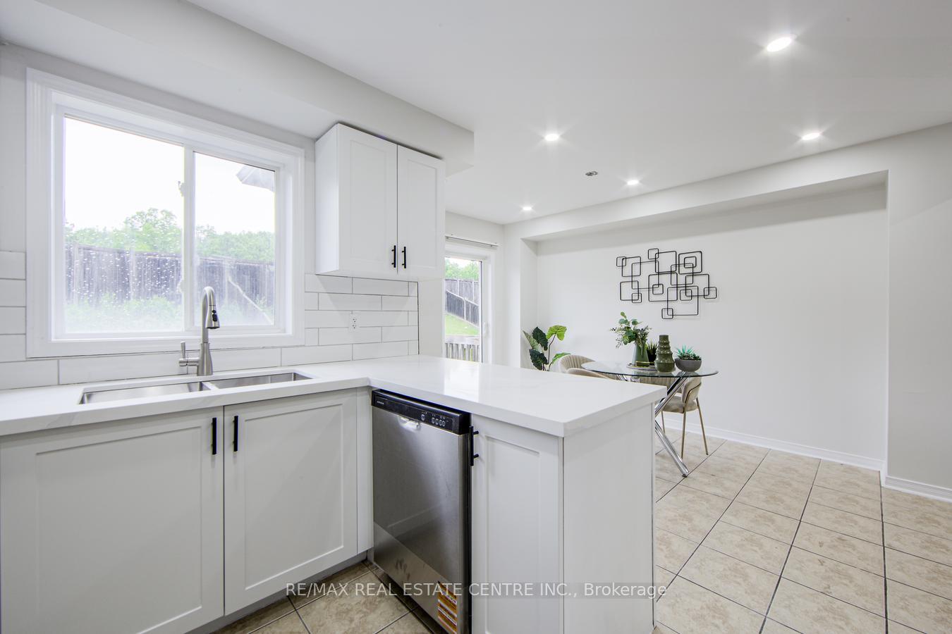 Photo 11 of 359 Bussel Crescent, Milton, Clarke — HOMEH