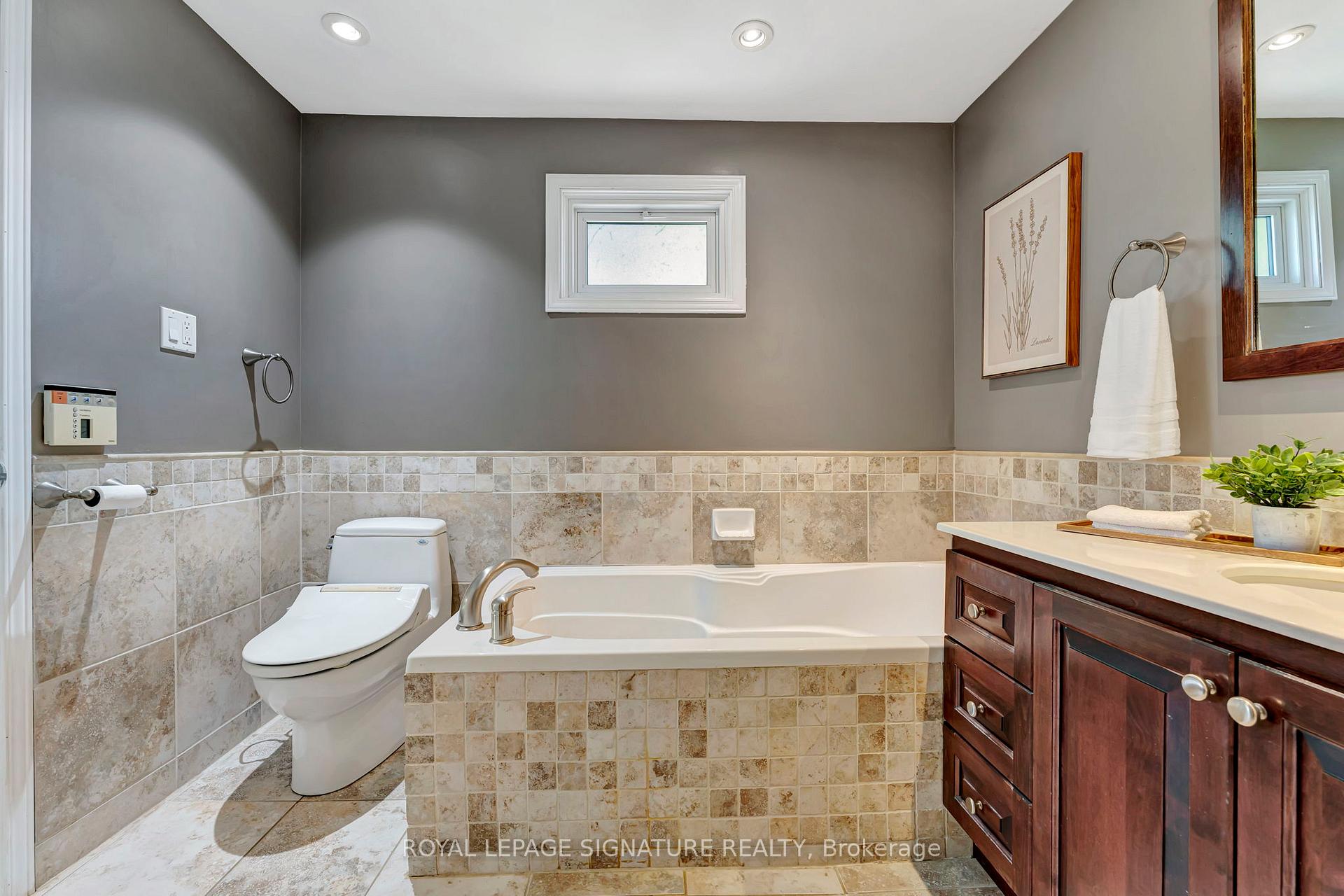 Photo 15 of 717 Coulson Avenue, Milton, Timberlea — HOMEH