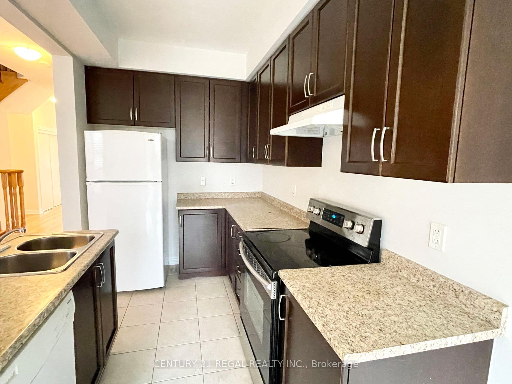 Photo 4 of 940 Castlemore Avenue, Markham, Wismer — HOMEH