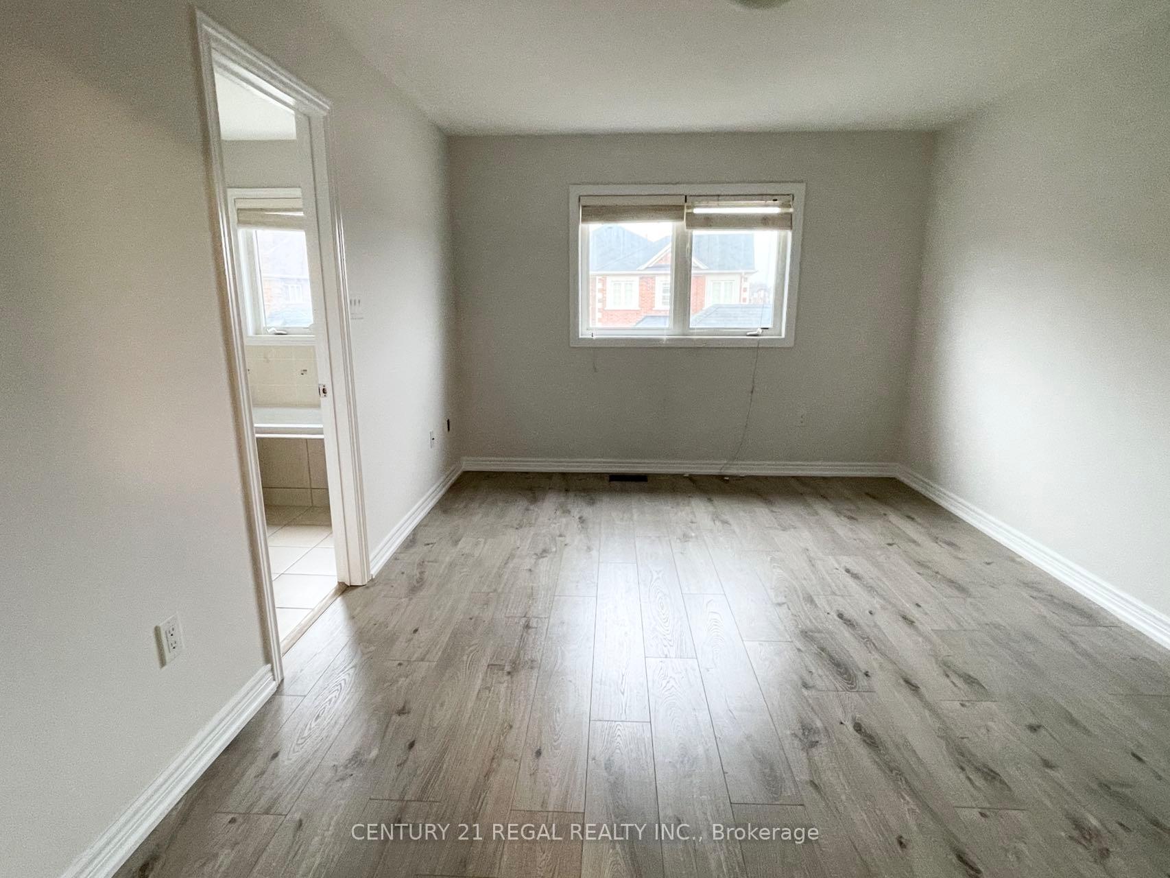 Photo 12 of 940 Castlemore Avenue, Markham, Wismer — HOMEH