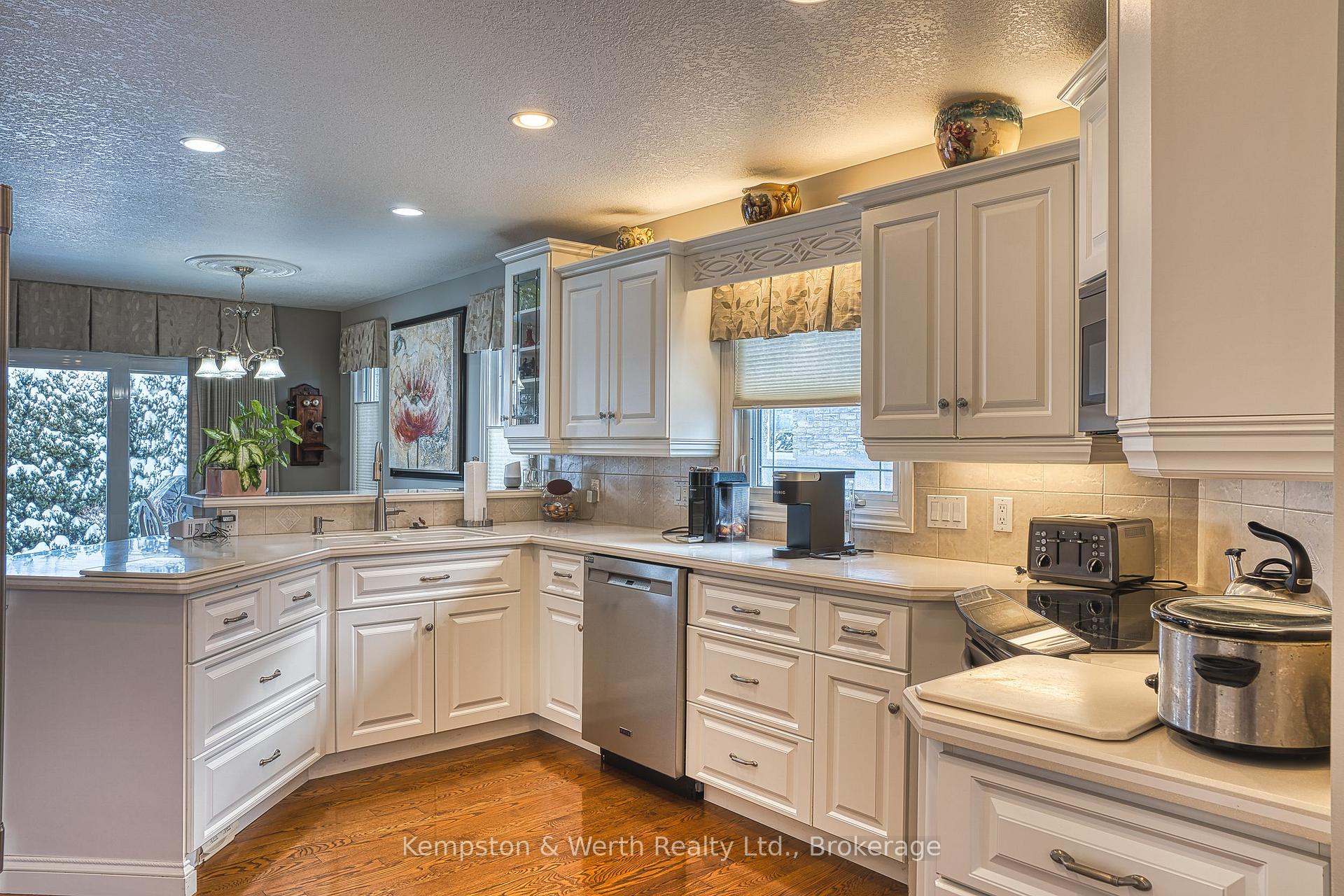 Photo 16 of 205 Donegan Street W, North Perth, Listowel — HOMEH