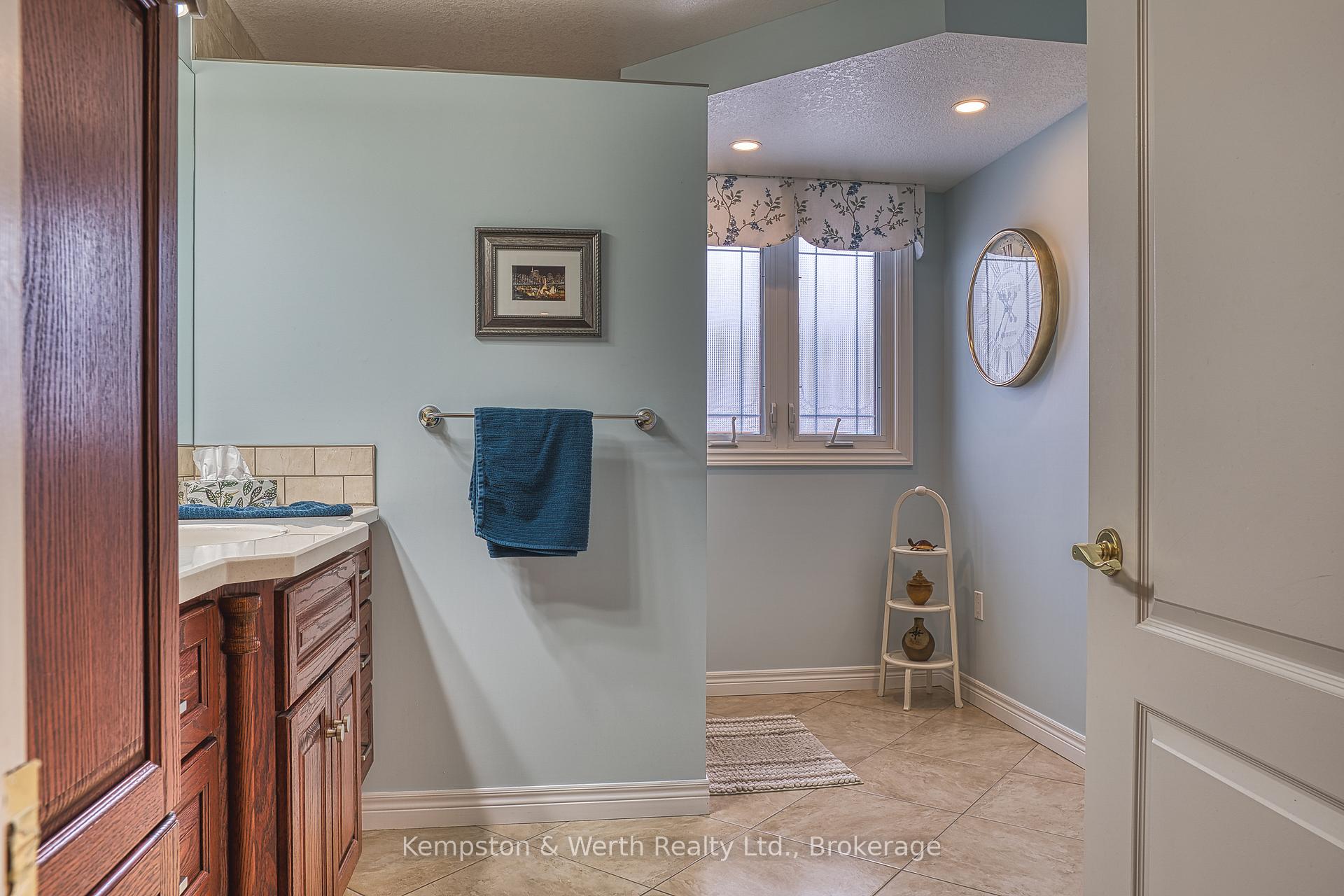 Photo 30 of 205 Donegan Street W, North Perth, Listowel — HOMEH