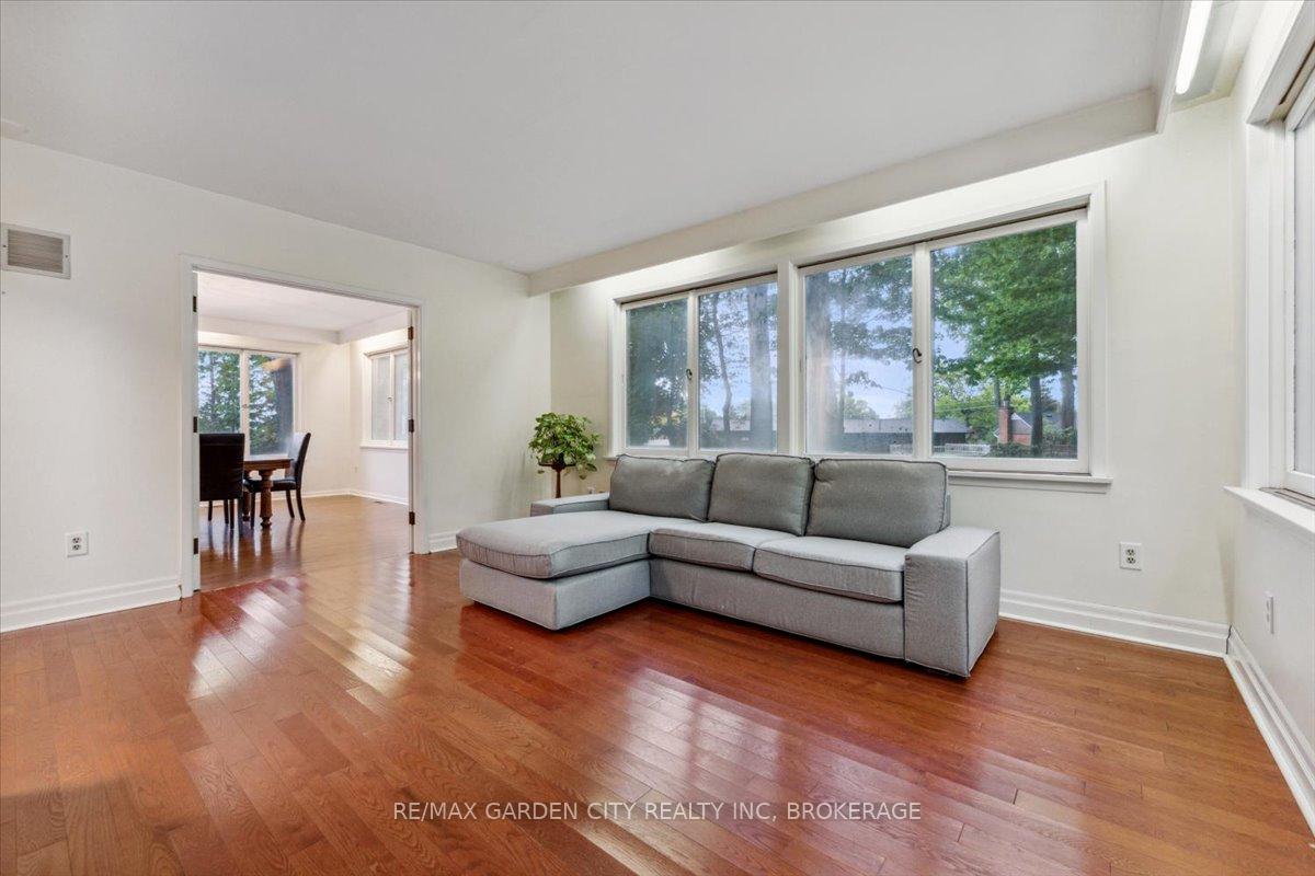 Photo 9 of 10 Oak Lane, Pelham, Fonthill — HOMEH