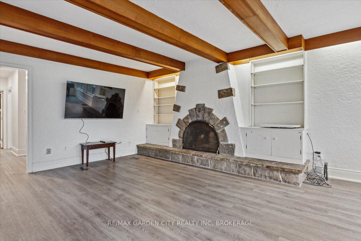 Photo 14 of 10 Oak Lane, Pelham, Fonthill — HOMEH