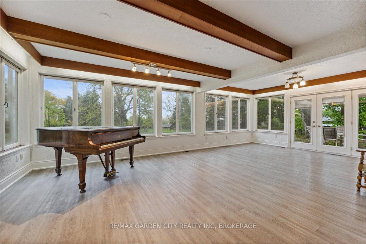 Photo 15 of 10 Oak Lane, Pelham, Fonthill — HOMEH