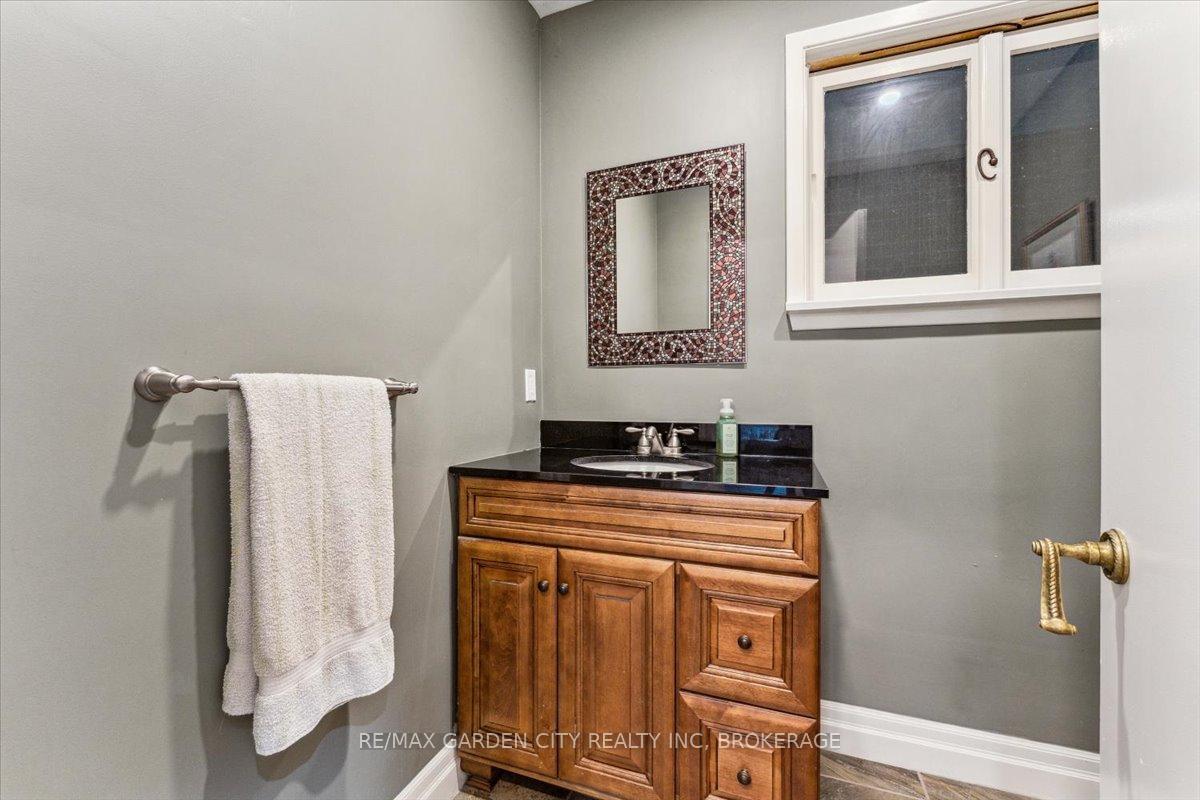 Photo 23 of 10 Oak Lane, Pelham, Fonthill — HOMEH