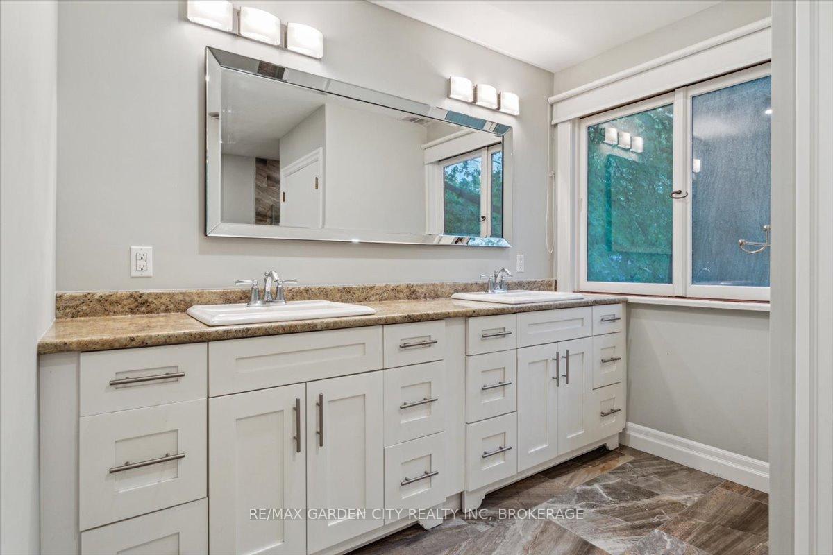 Photo 38 of 10 Oak Lane, Pelham, Fonthill — HOMEH