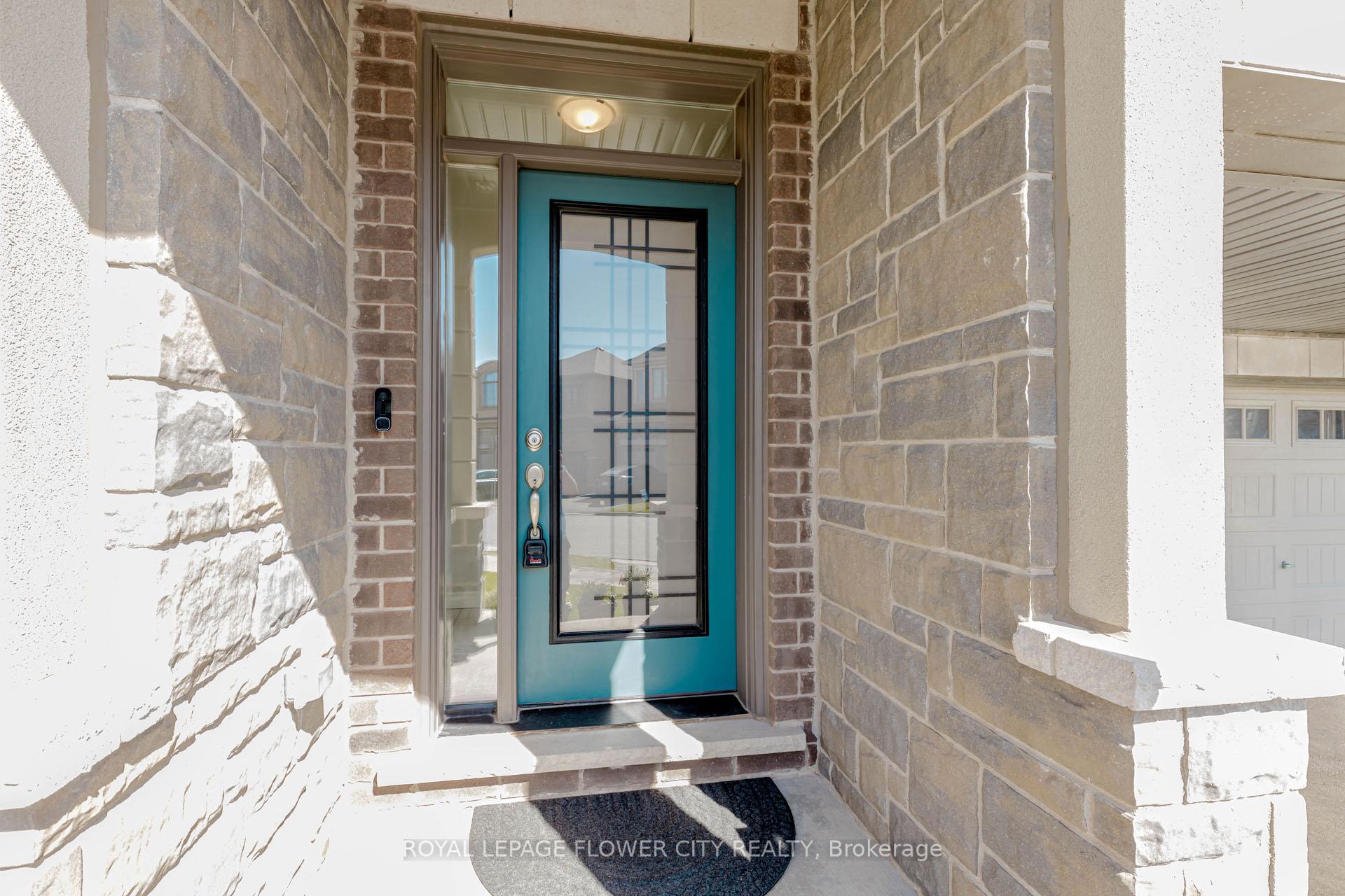 Photo 3 of 1371 Lobelia Crescent, Milton, Walker — HOMEH