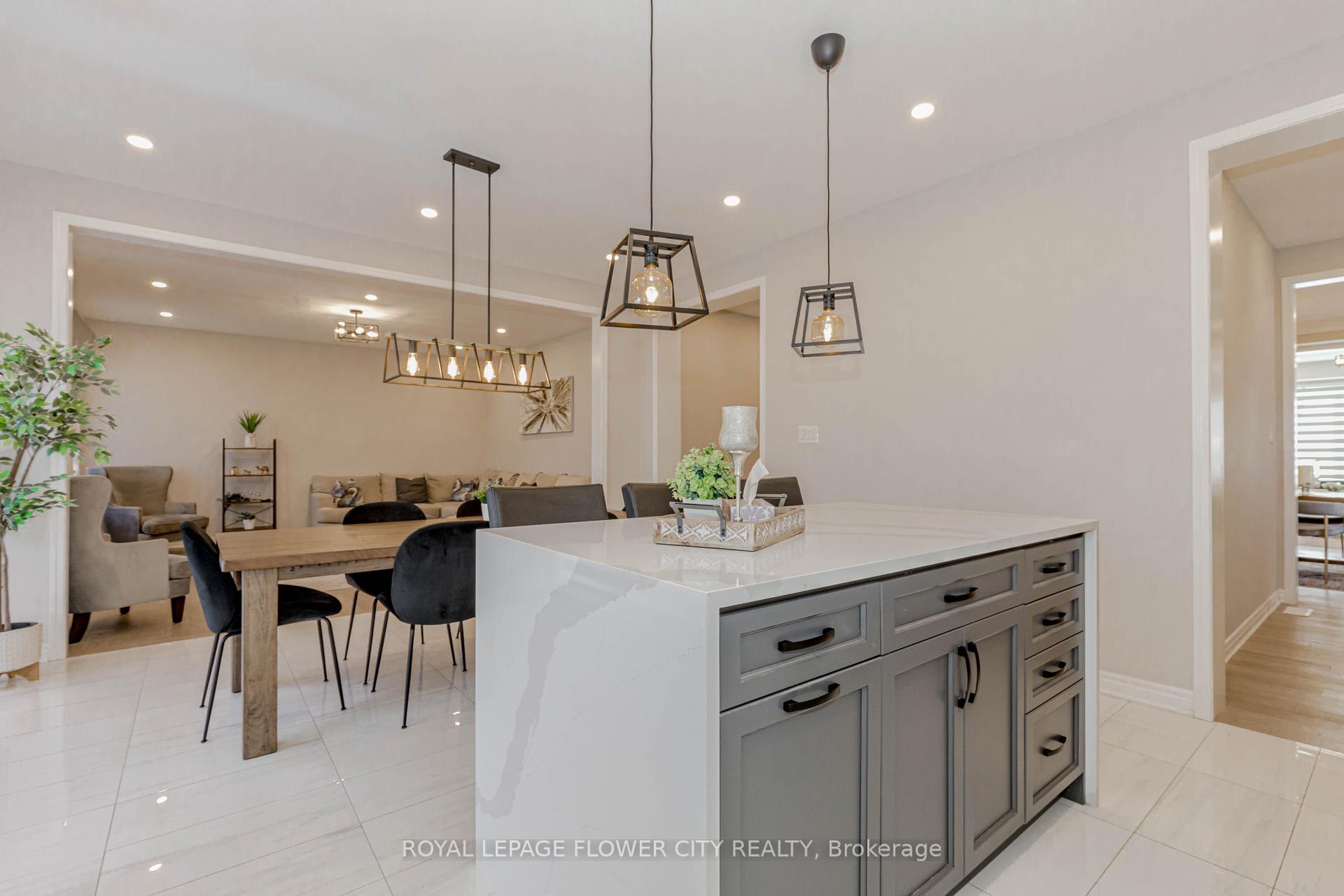 Photo 6 of 1371 Lobelia Crescent, Milton, Walker — HOMEH