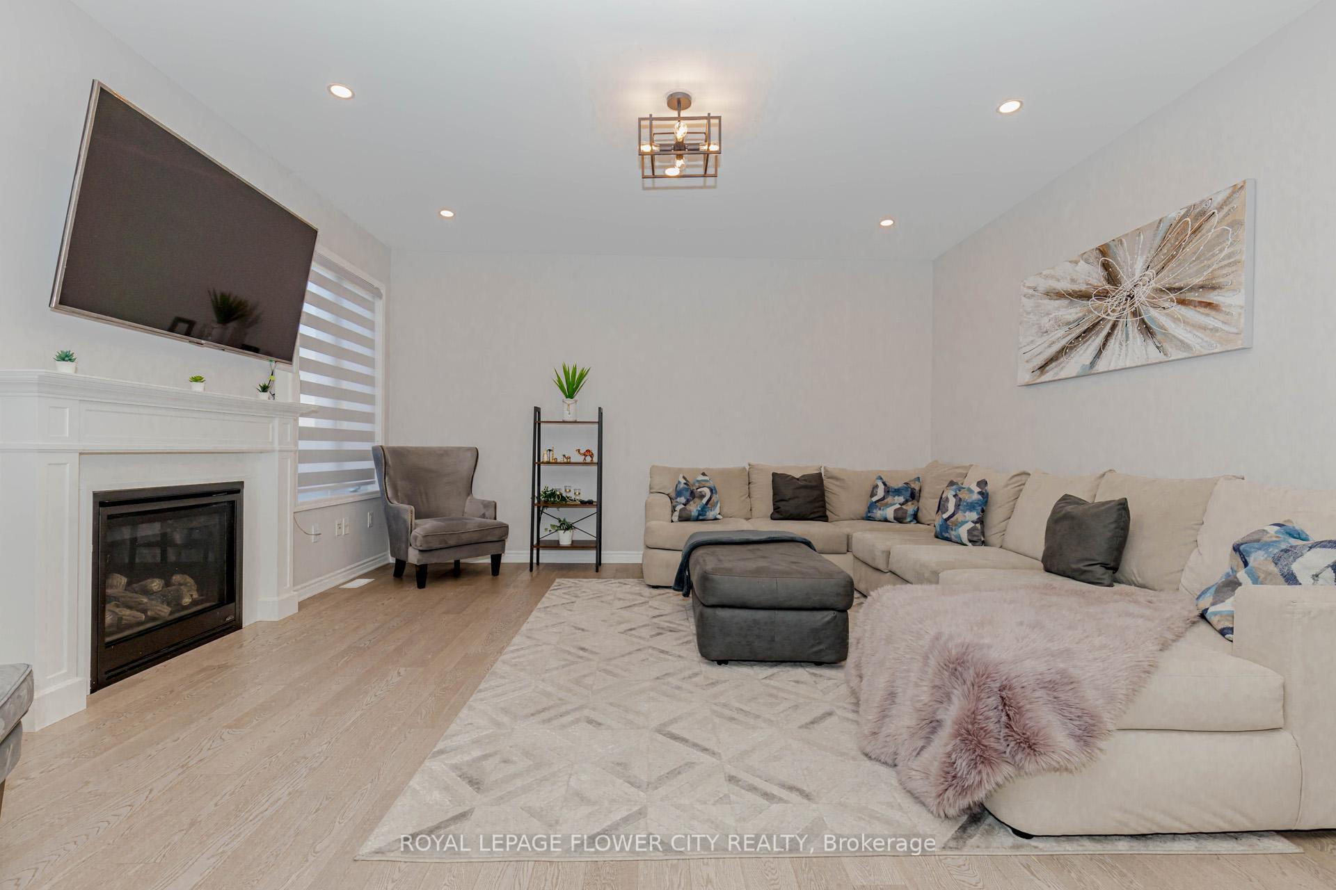 Photo 37 of 1371 Lobelia Crescent, Milton, Walker — HOMEH