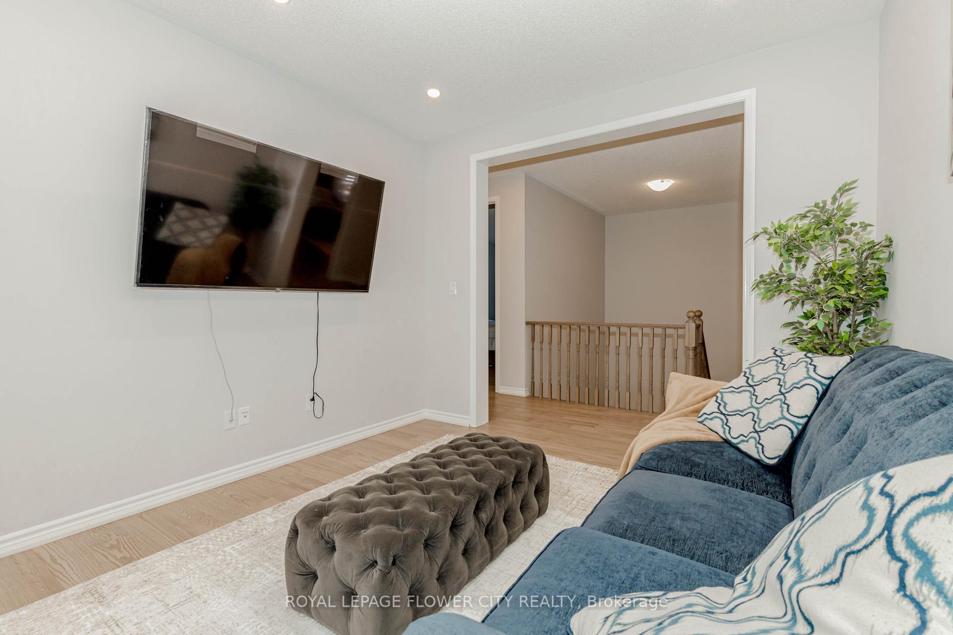 Photo 2 of 1371 Lobelia Crescent, Milton, Walker — HOMEH