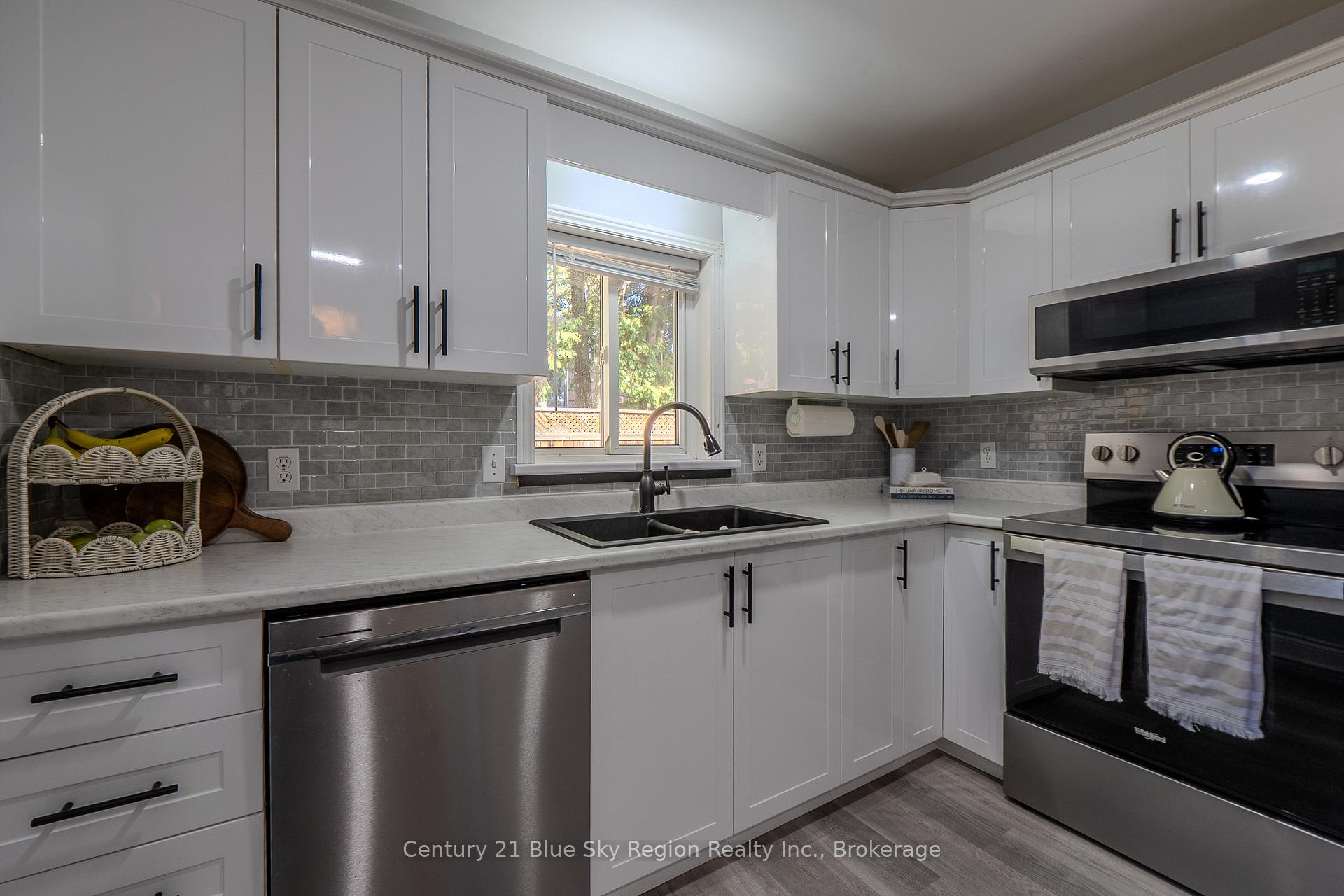 Photo 4 of 13 Prince Edward Drive, North Bay, Ferris — HOMEH
