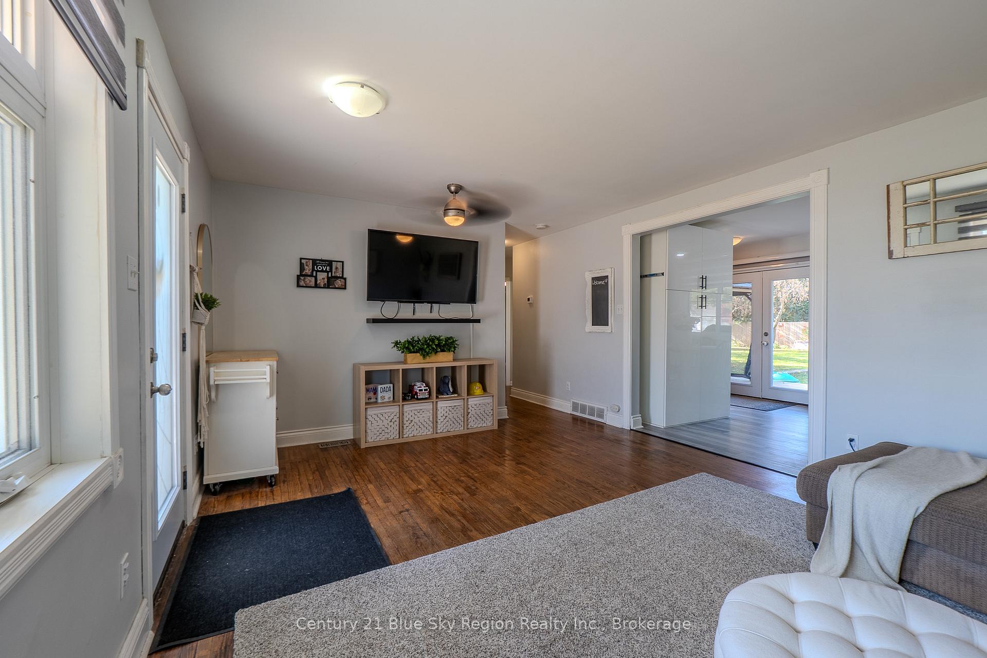 Photo 11 of 13 Prince Edward Drive, North Bay, Ferris — HOMEH