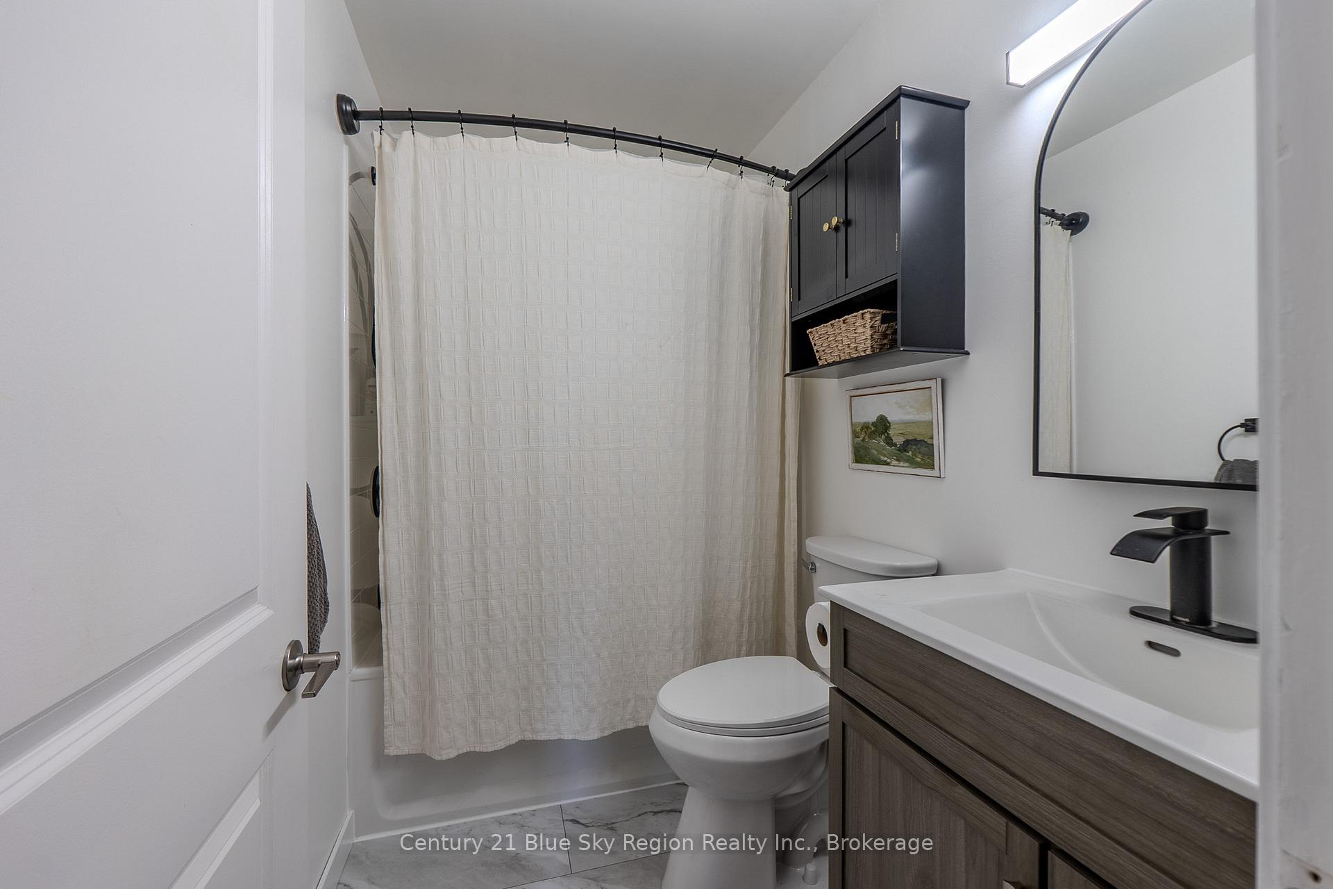 Photo 21 of 13 Prince Edward Drive, North Bay, Ferris — HOMEH