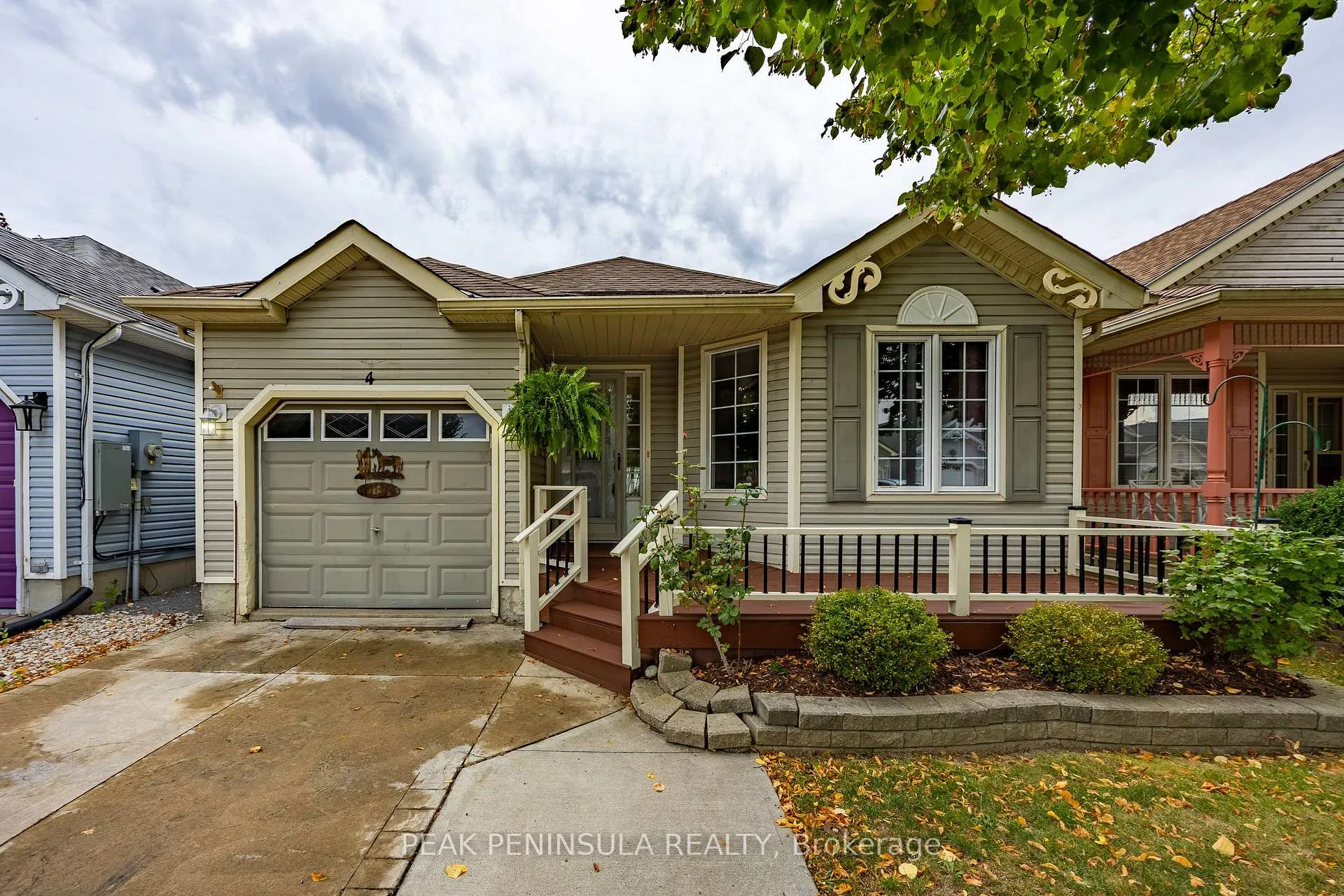 Photo 1 of 4 Walsingham Drive, Norfolk, Port Rowan — HOMEH