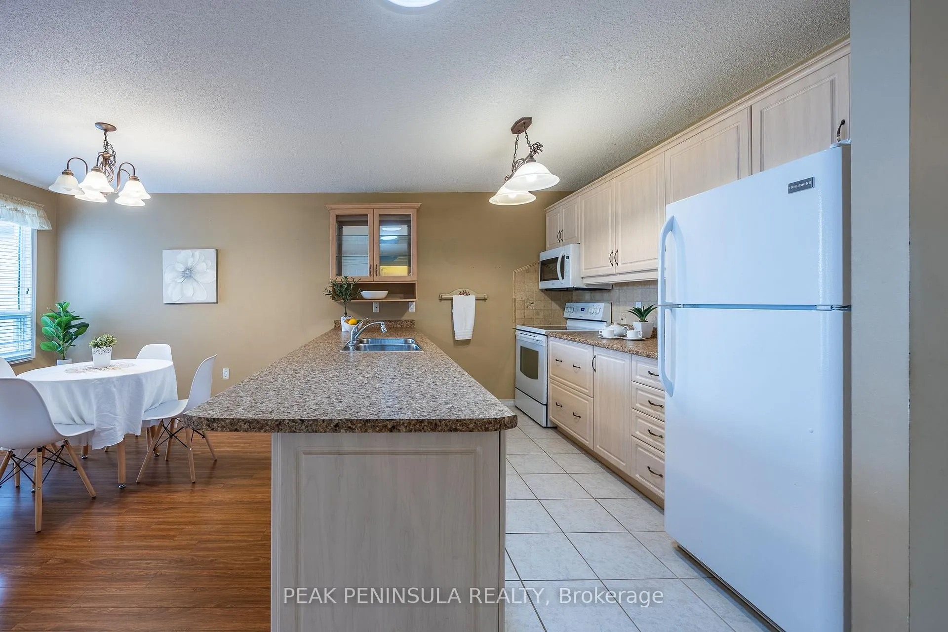 Photo 8 of 4 Walsingham Drive, Norfolk, Port Rowan — HOMEH