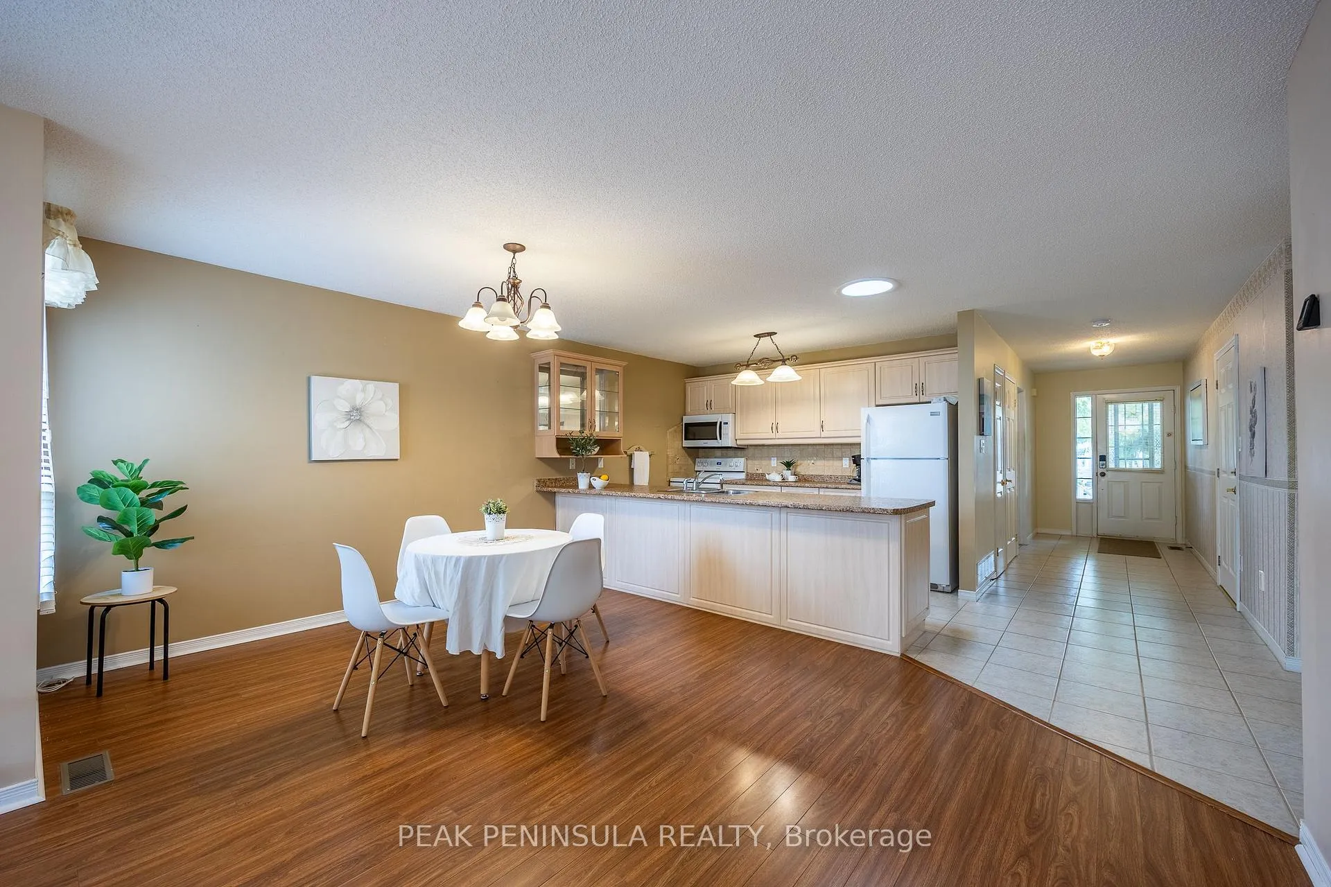 Photo 10 of 4 Walsingham Drive, Norfolk, Port Rowan — HOMEH