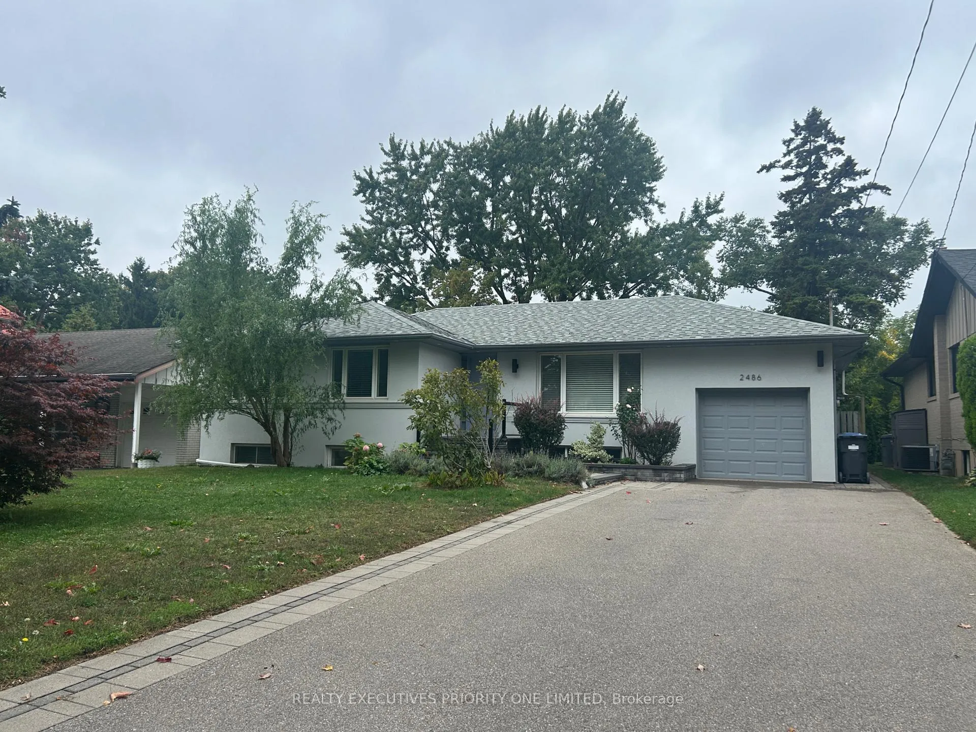 Front of 2486 Edenhurst Drive