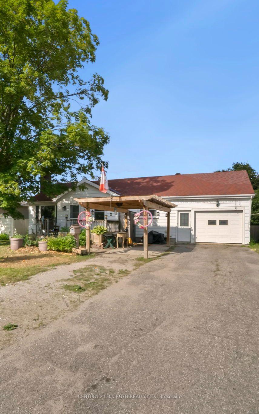 Photo 2 of 392 Bayview Parkway, Orillia — HOMEH