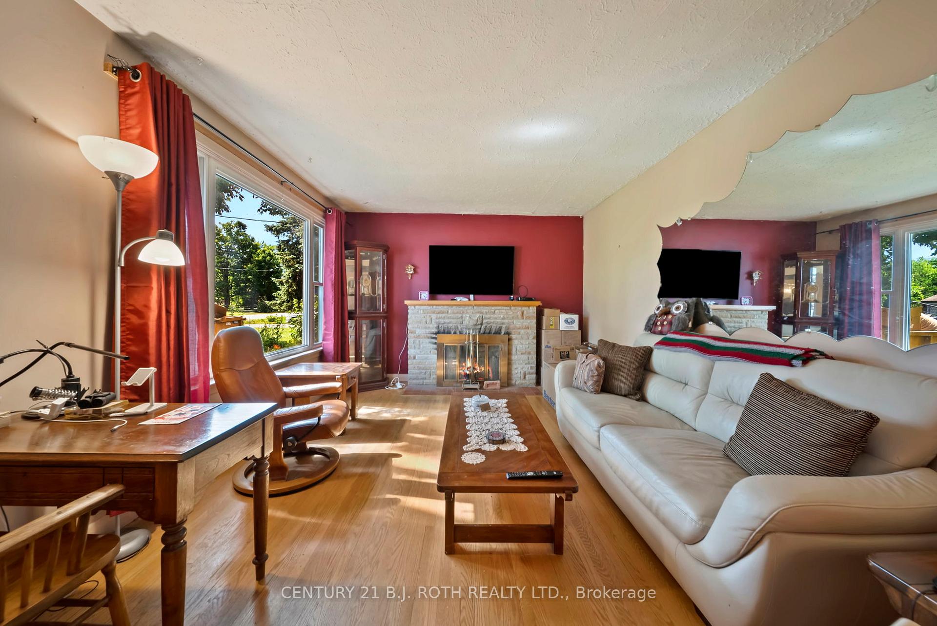 Photo 7 of 392 Bayview Parkway, Orillia — HOMEH