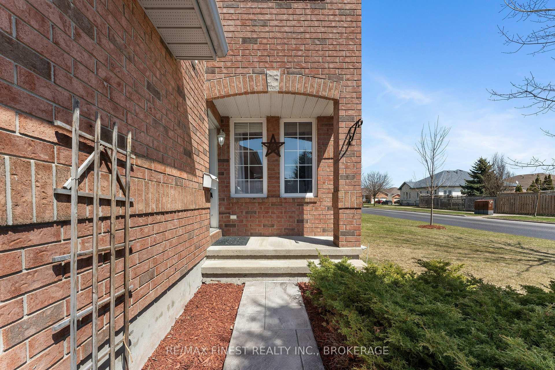 Photo 3 of 230 Ellesmeer Avenue, Kingston, City Northwest — HOMEH